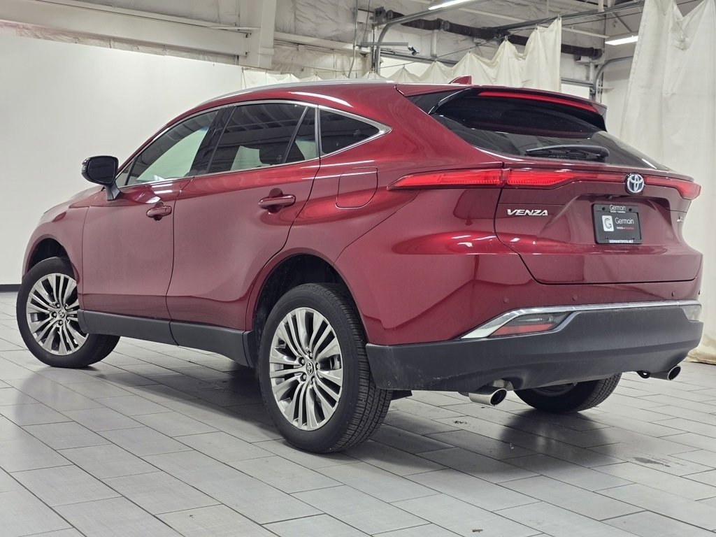 Certified 2024 Toyota Venza Limited image 14
