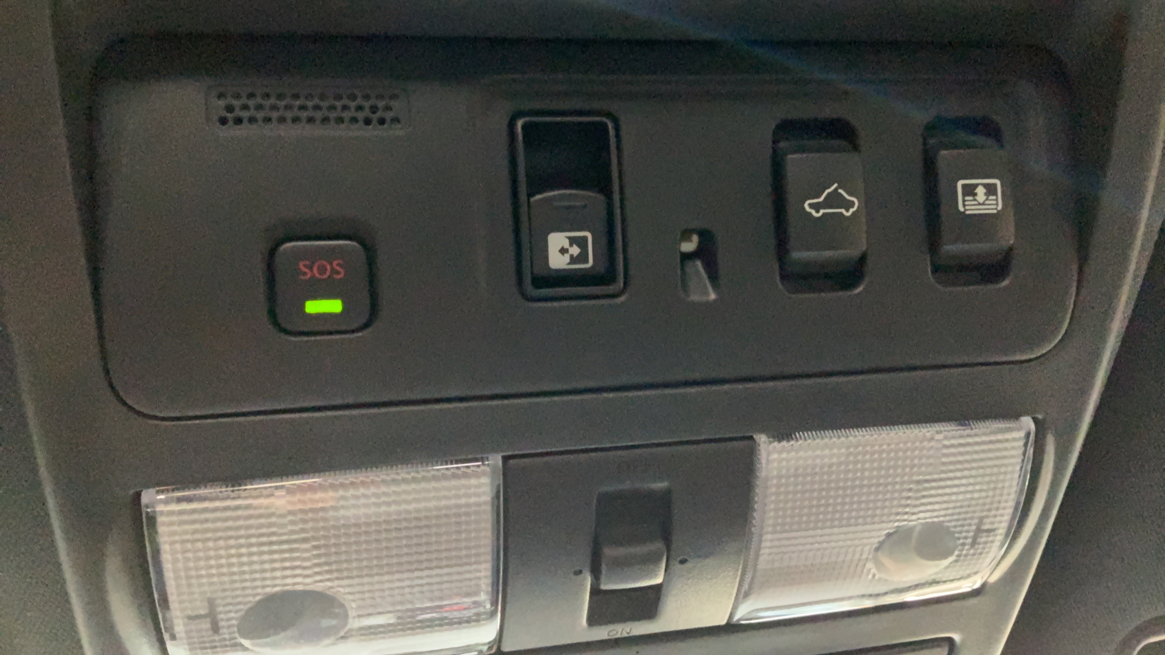 Used 2024 Nissan Titan PRO-4X w/ Pro-4x Convenience Package AWD/4WD image 19