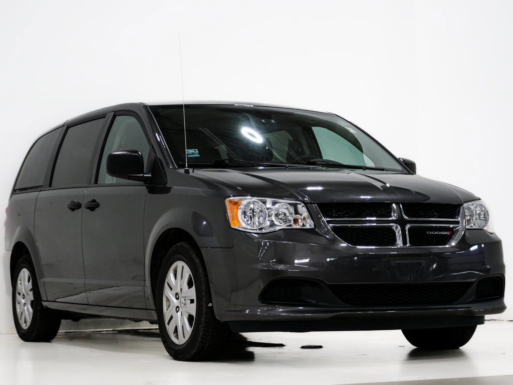 Used 2019 Dodge Grand Caravan SE w/ UConnect Hands-Free Group