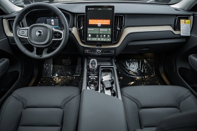 New 2026 Volvo XC60 B5 Plus w/ Protection Package Premier image 20