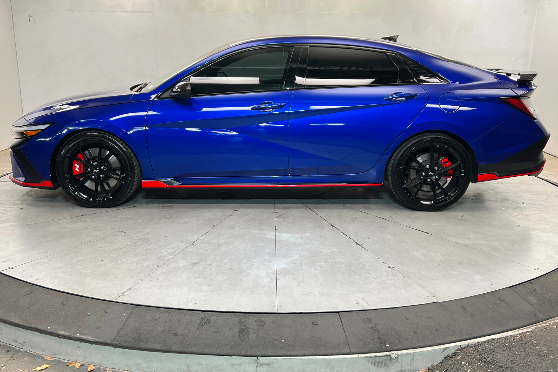 Used 2025 Hyundai Elantra N FWD image 2