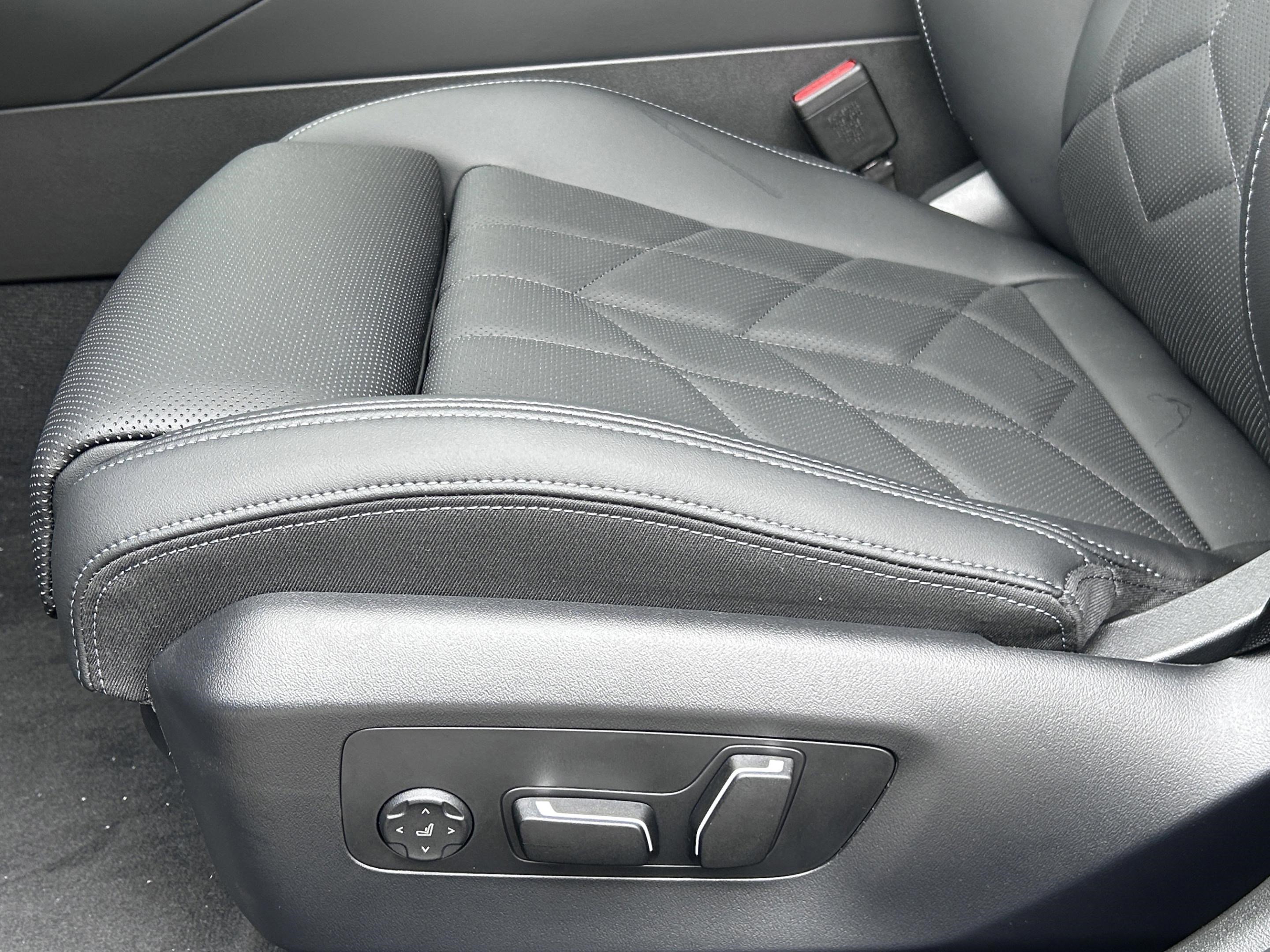 Used 2026 BMW i5 eDrive40 w/ M Sport Package image 29