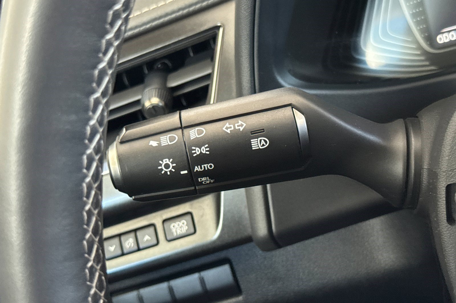Used 2019 Lexus UX 250h w/ Premium Package AWD/4WD image 32
