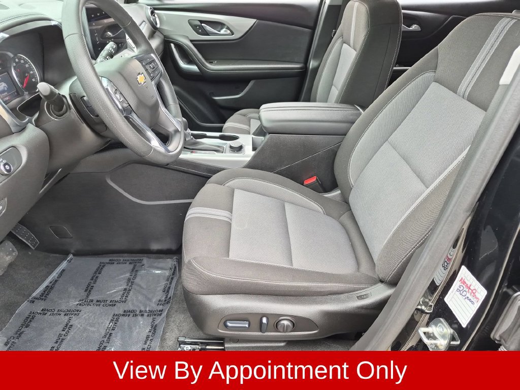 Used 2025 Chevrolet Blazer LT FWD image 24