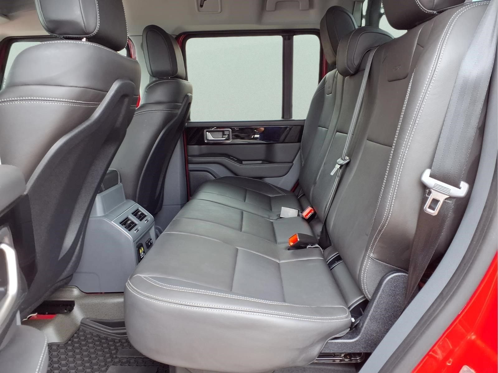 Used 2025 INEOS Grenadier Quartermaster AWD/4WD image 12