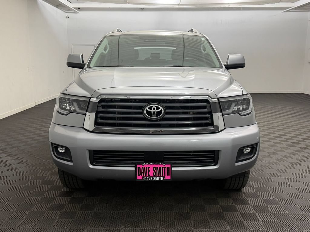 Used 2018 Toyota Sequoia SR5 AWD/4WD image 6
