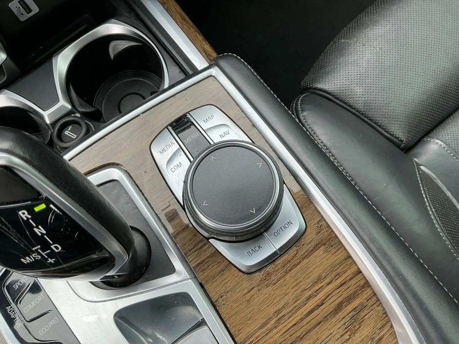 Used 2016 BMW 750i xDrive image 33