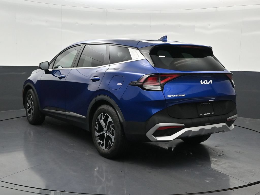 Used 2024 Kia Sportage EX FWD image 3