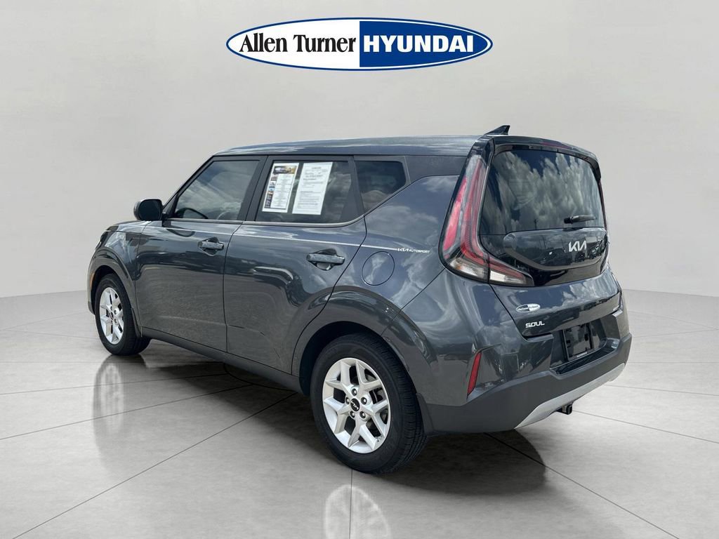 Used 2024 Kia Soul LX w/ Option Group 015 FWD image 6