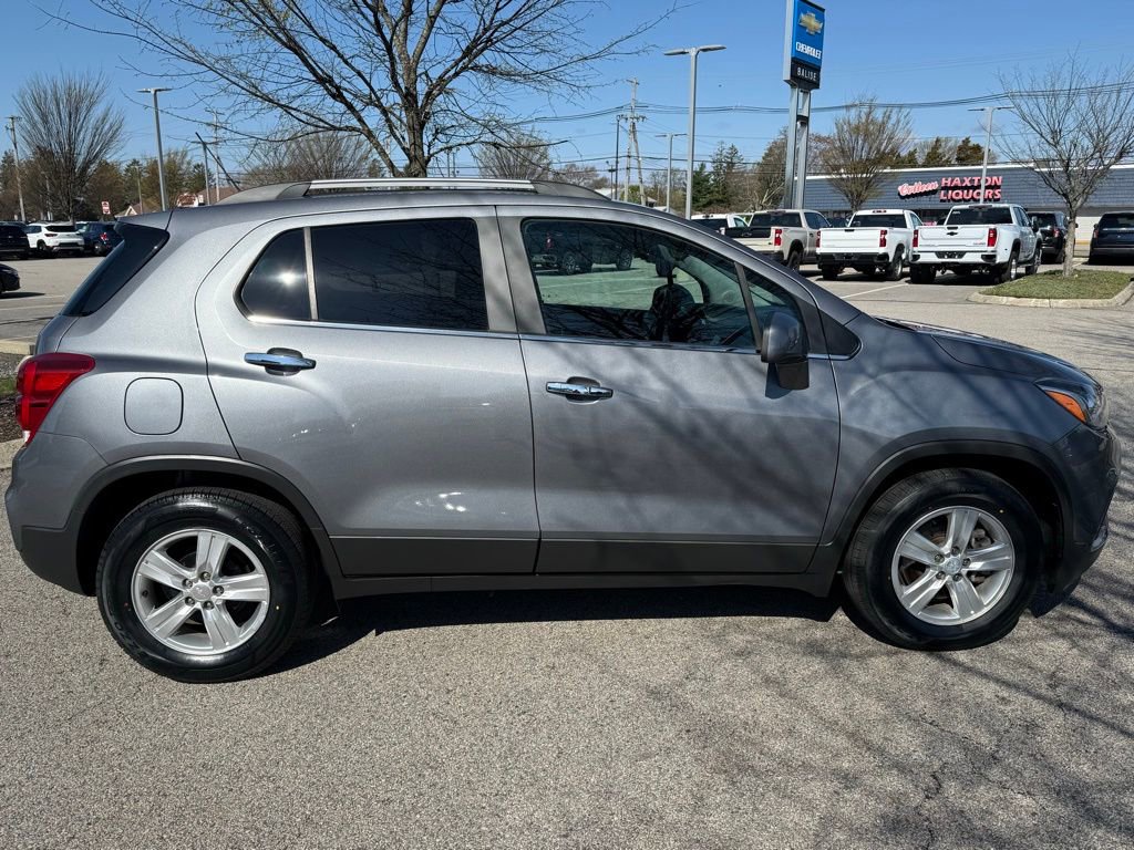 Used 2020 Chevrolet Trax LT w/ LT Convenience Package FWD image 6