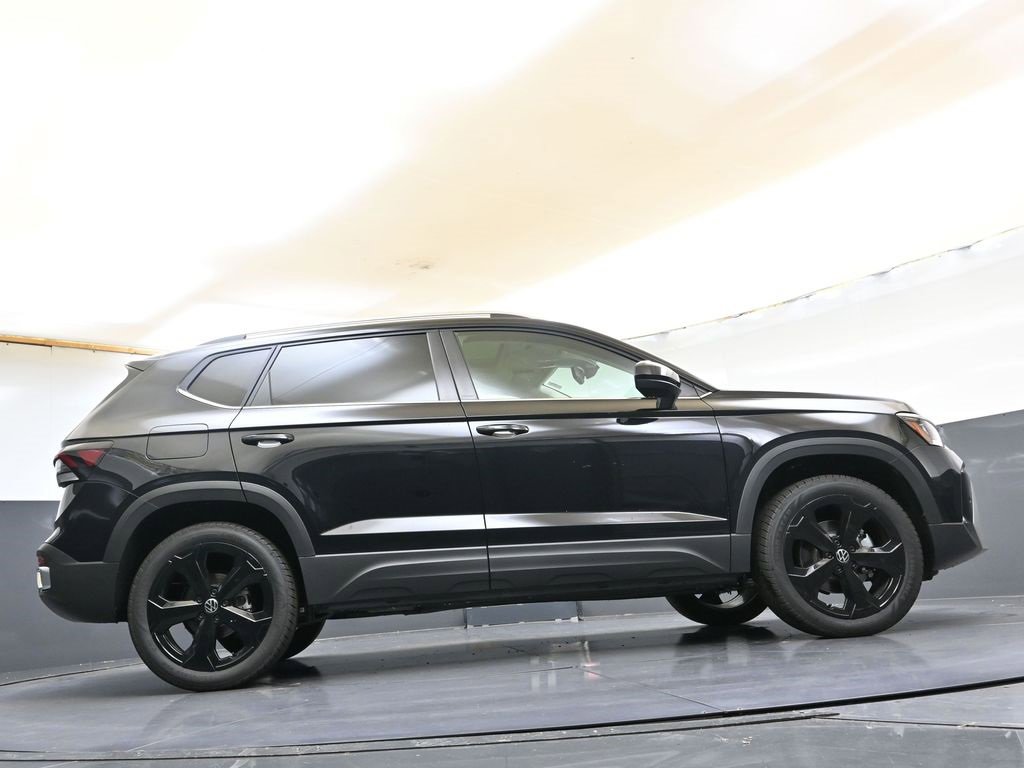 New 2025 Volkswagen Taos SEL image 42