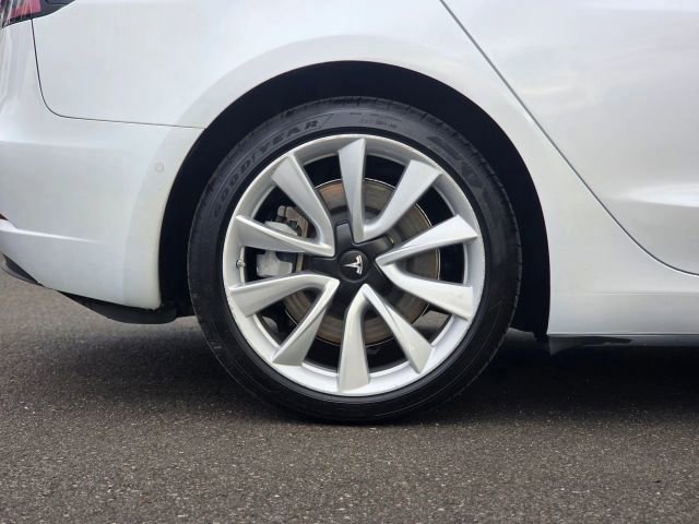 Used 2020 Tesla Model 3 Standard Range Plus image 42