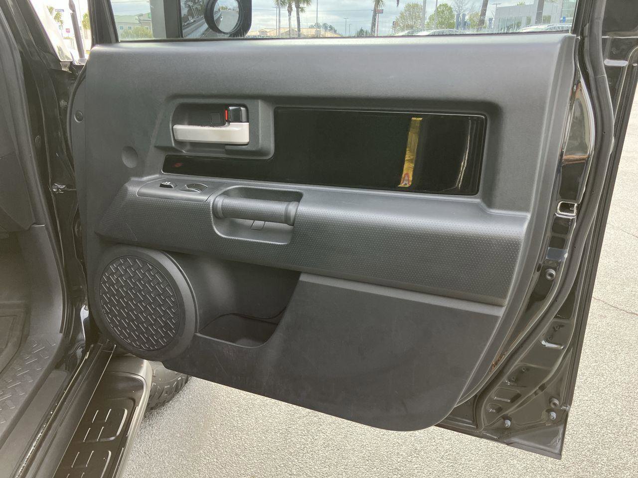Used 2007 Toyota FJ Cruiser 2WD image 34