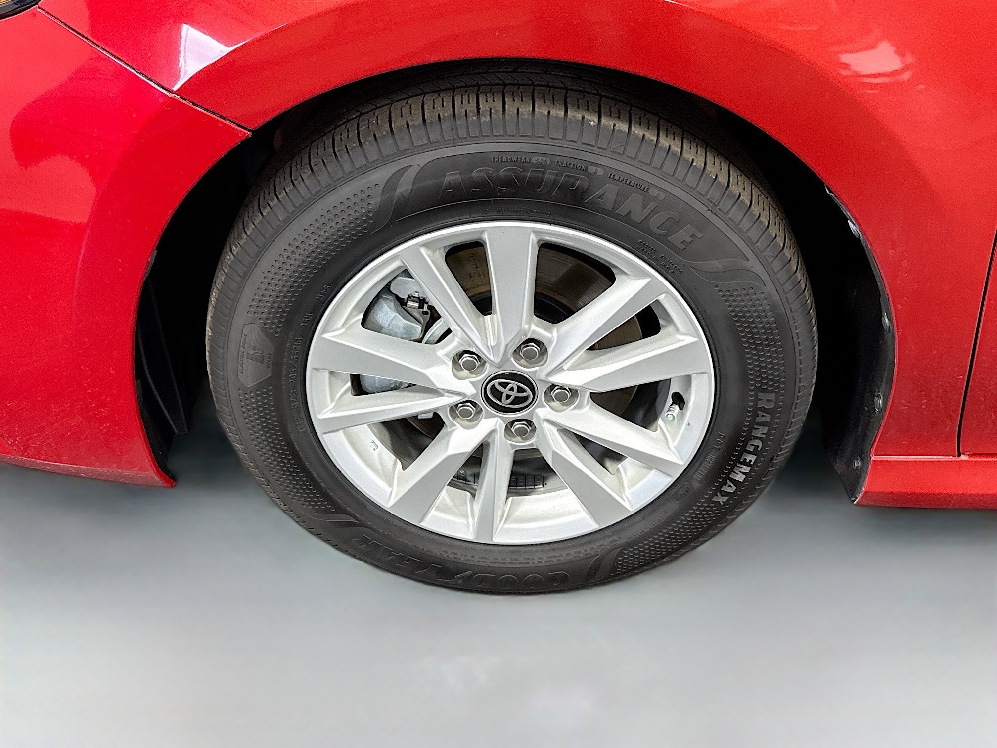 Used 2025 Toyota Camry LE image 38