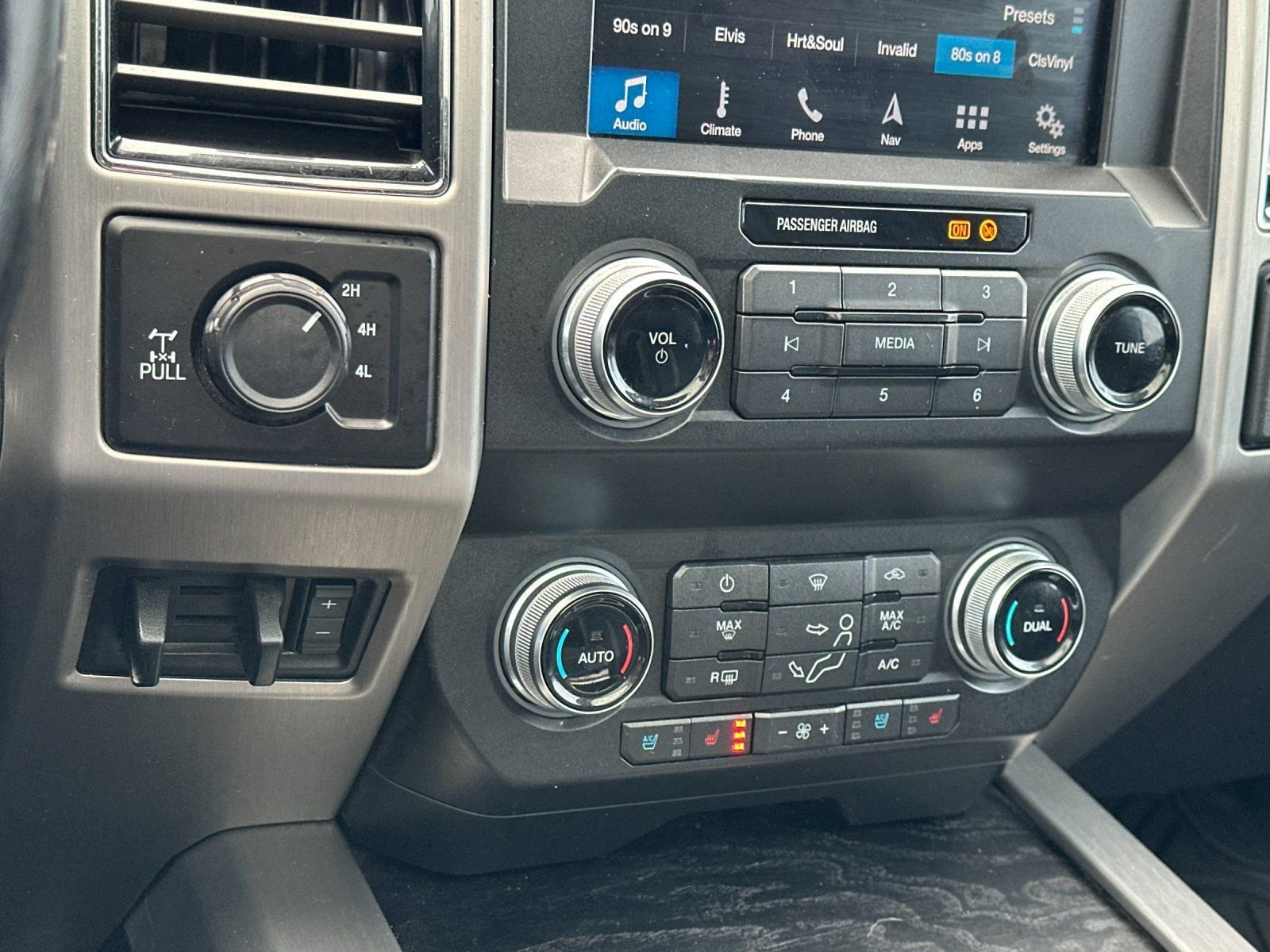 Used 2019 Ford F350 Platinum w/ Platinum Ultimate Package AWD/4WD image 20