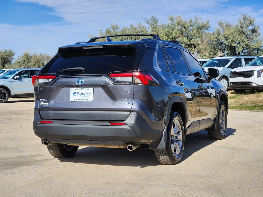 Used 2024 Toyota RAV4 LE AWD/4WD image 5