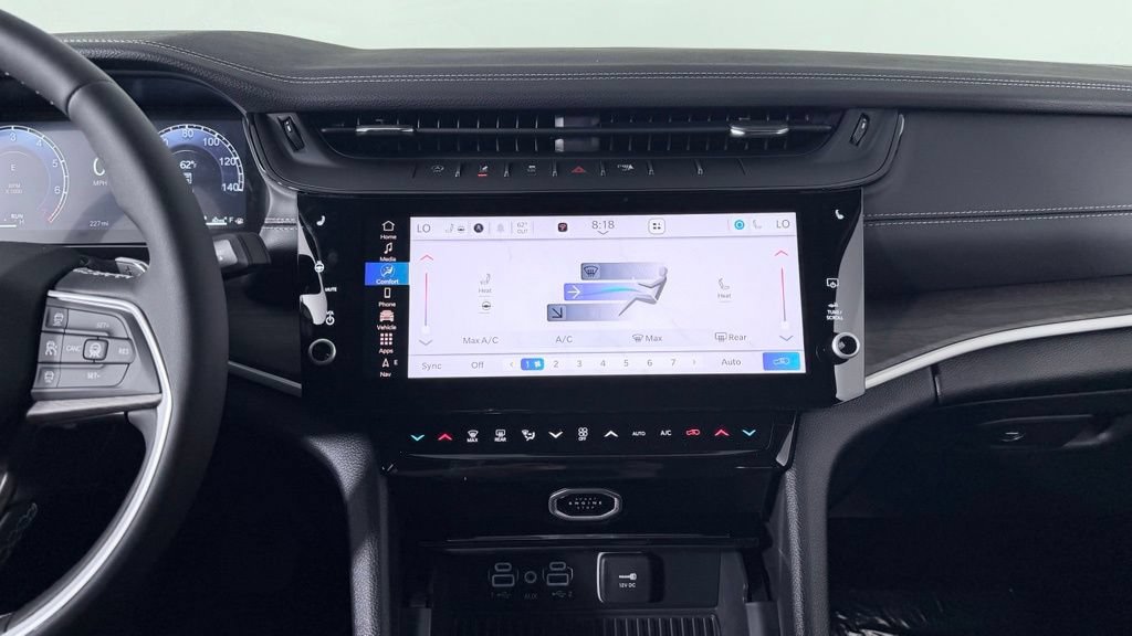 New 2027 Jeep Grand Cherokee Limited AWD/4WD image 21
