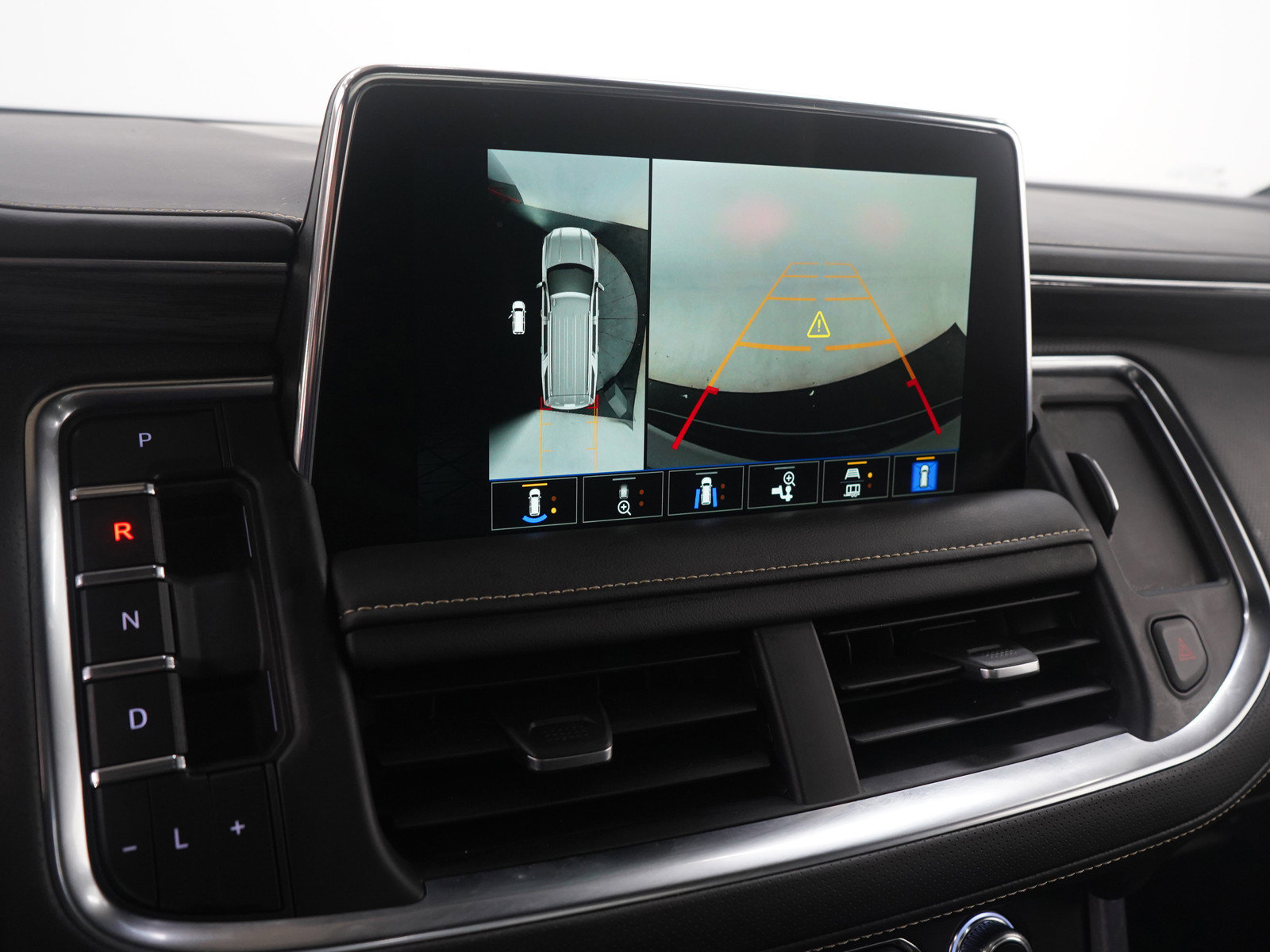 Used 2023 GMC Yukon XL SLT w/ SLT Premium Package image 24