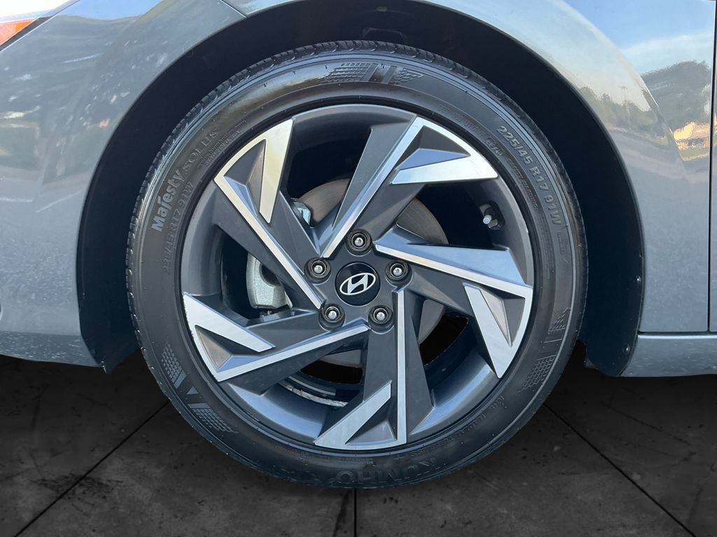 Used 2024 Hyundai Elantra Limited FWD image 15