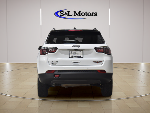 Used 2025 Jeep Compass Trailhawk AWD/4WD image 7