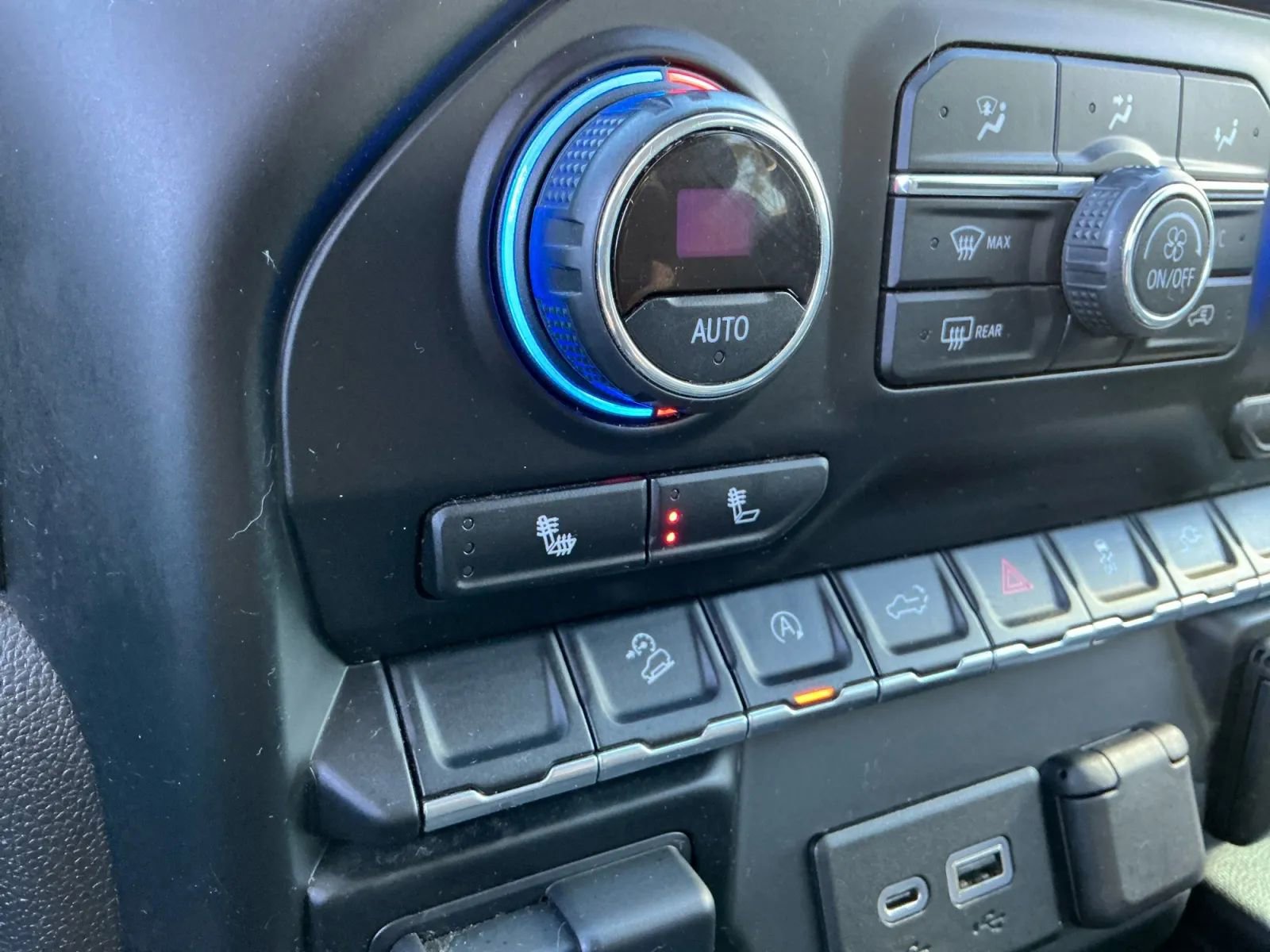 Used 2020 Chevrolet Silverado 1500 LT Trail Boss image 30