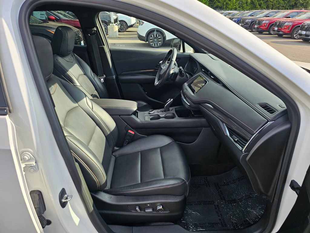 Used 2023 Cadillac XT4 Sport AWD/4WD image 29