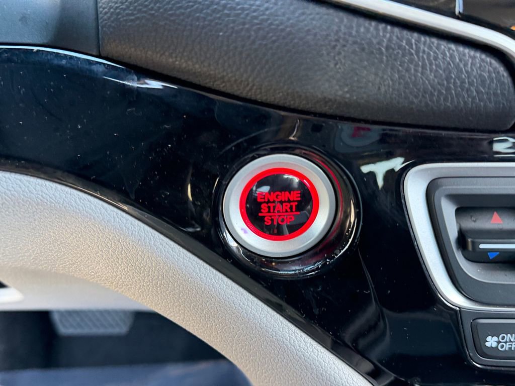 Used 2022 Honda Pilot Elite image 32