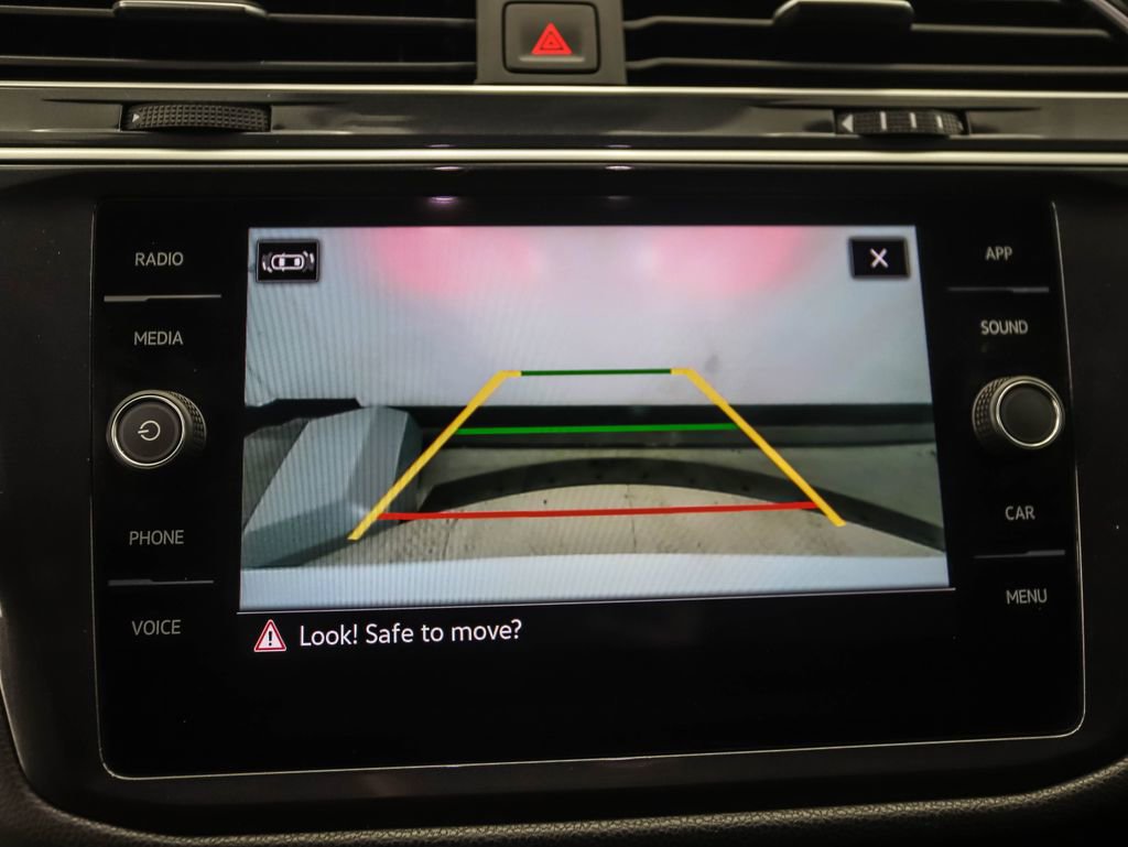 Used 2024 Volkswagen Tiguan SE R-Line image 17