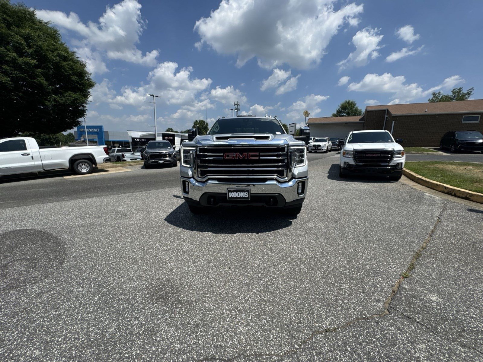 Used 2022 GMC Sierra 2500 SLT w/ SLT Convenience Package AWD/4WD image 11