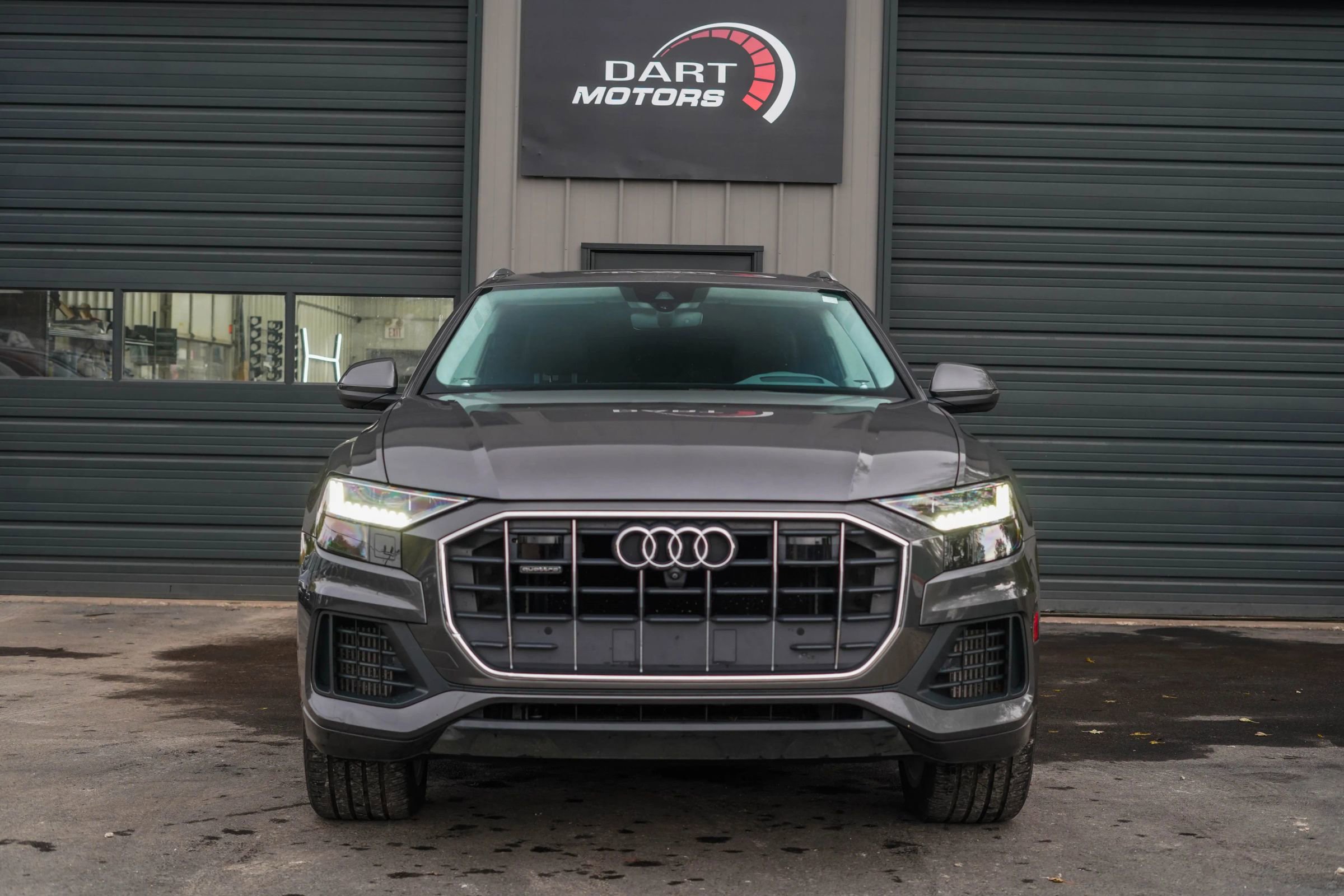 Used 2019 Audi Q8 Prestige w/ Luxury Package AWD/4WD image 2