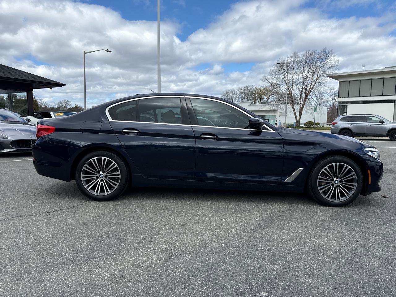 Used 2017 BMW 530i xDrive image 16
