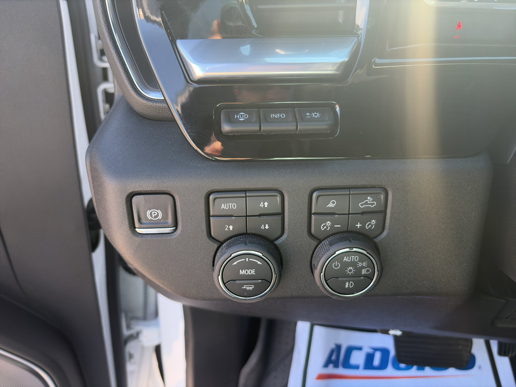 Used 2026 Chevrolet Silverado 2500 High Country w/ High Country Premium Package AWD/4WD image 22