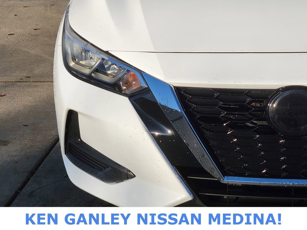 Used 2022 Nissan Sentra SV image 9