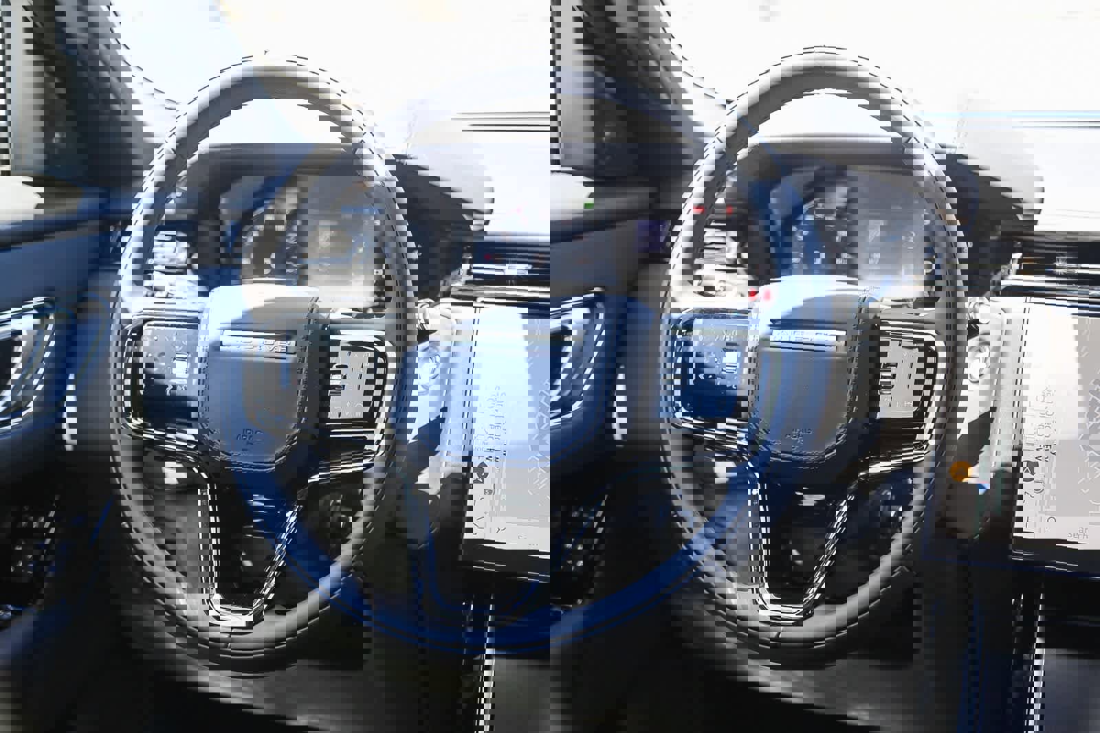 New 2026 Land Rover Range Rover Velar Dynamic SE image 13