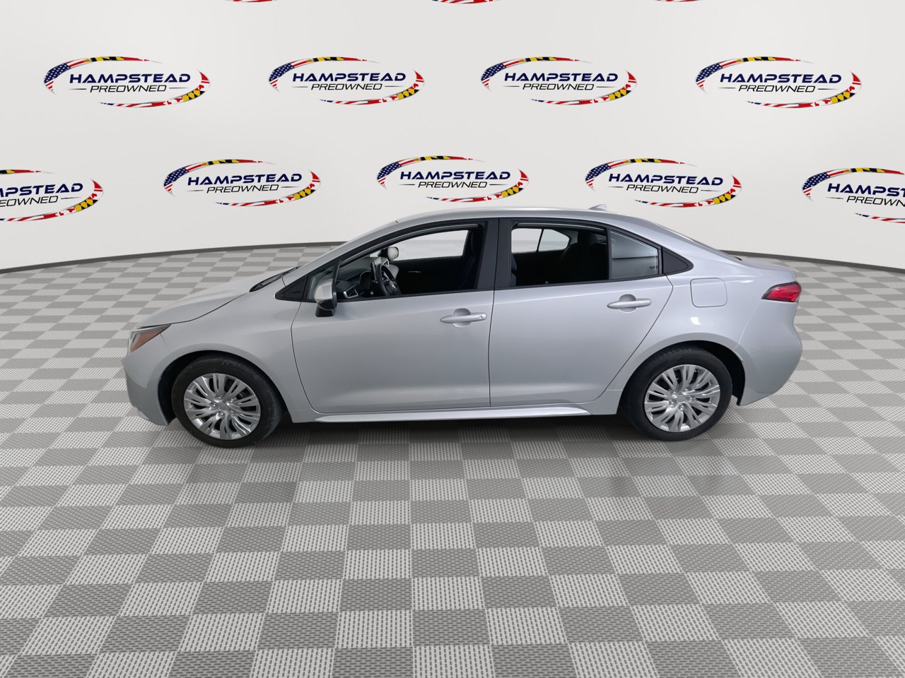 Used 2020 Toyota Corolla LE FWD image 5