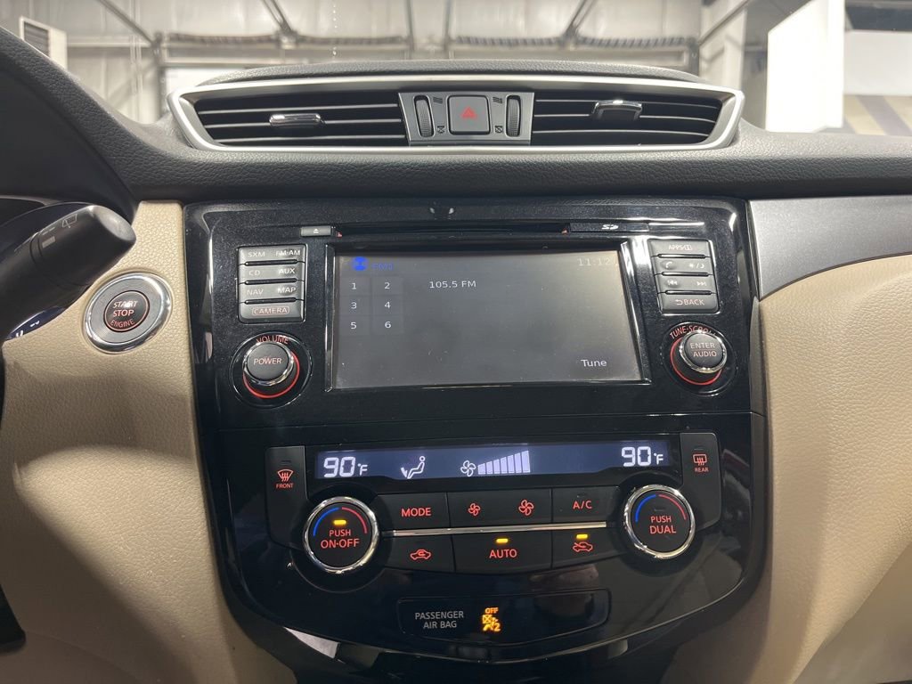 Used 2016 Nissan Rogue SV w/ SV Premium Package image 26