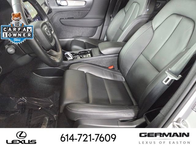 Used 2025 Volvo XC40 B5 Plus image 19