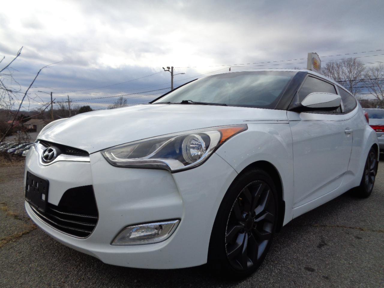 Used 2012 Hyundai Veloster Base w/ Style Pkg image 1
