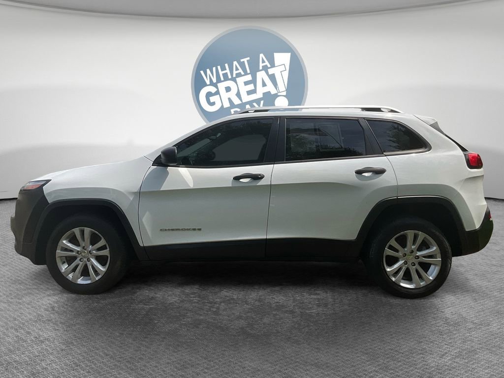 Used 2015 Jeep Cherokee Sport FWD image 7
