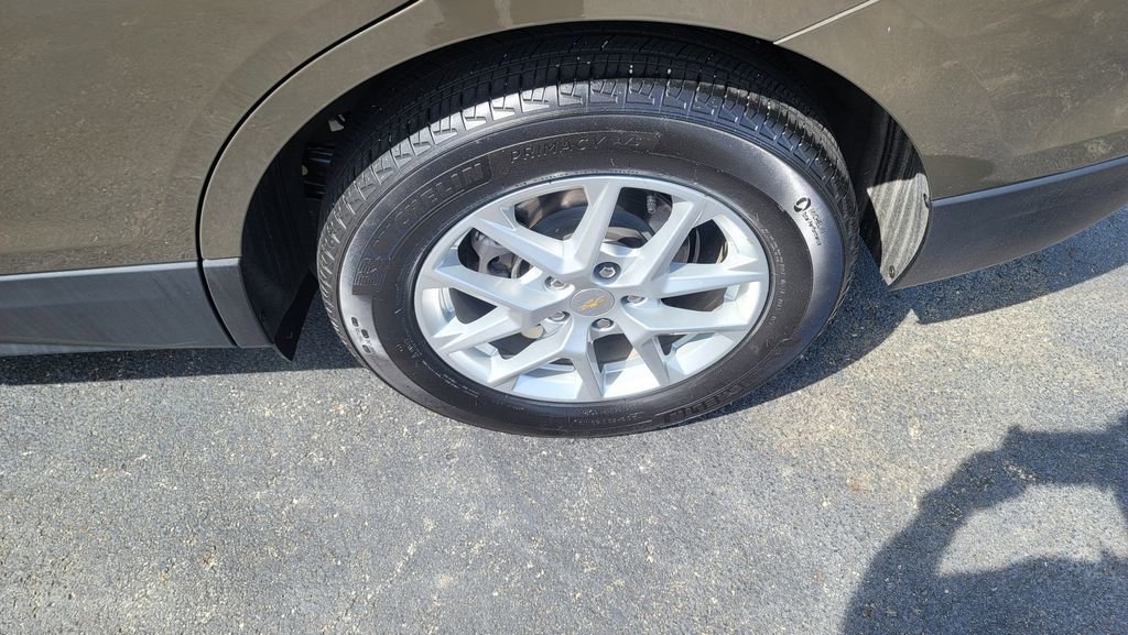 Used 2024 Chevrolet Equinox LT w/ LPO, Floor Liner Package FWD image 8