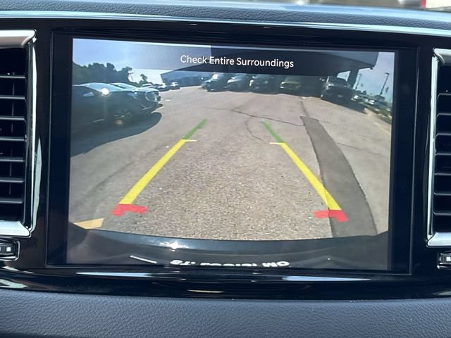 Used 2023 Chrysler Pacifica Touring-L FWD image 14