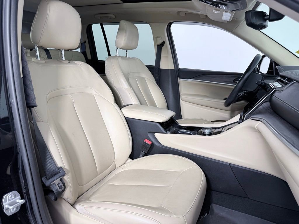 Used 2022 Jeep Grand Cherokee Limited image 12