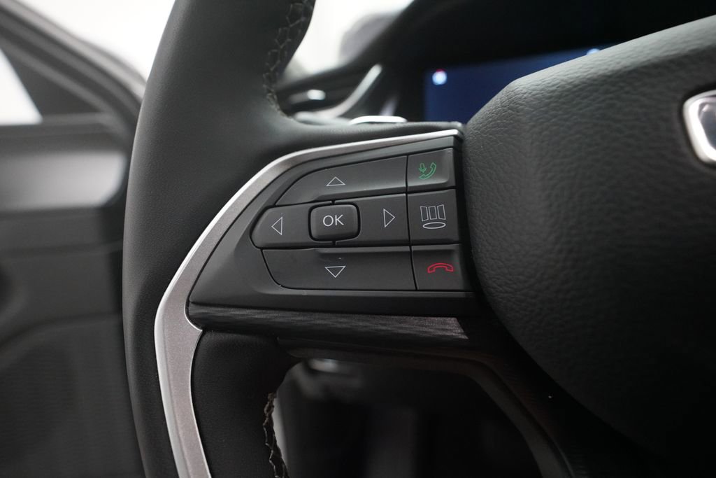 Used 2025 Jeep Grand Cherokee Altitude AWD/4WD image 18