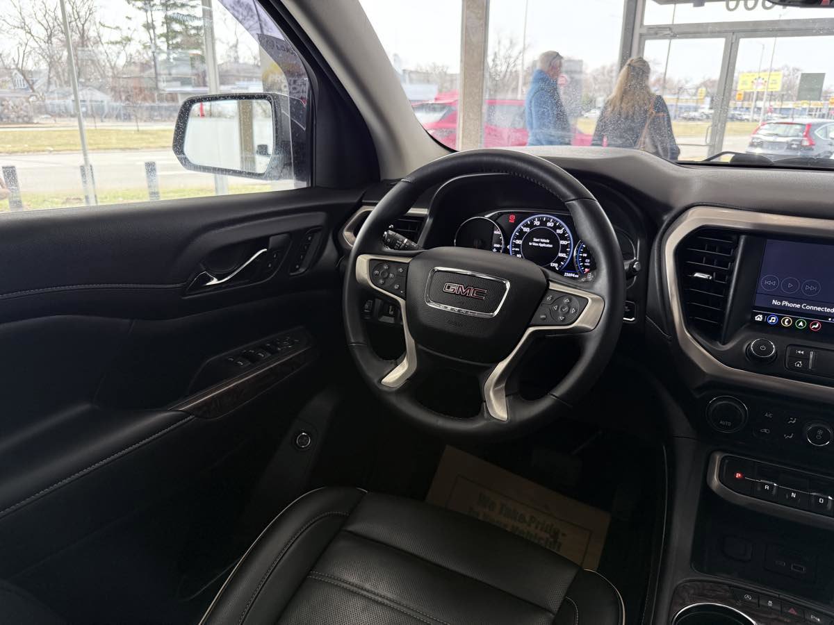 Used 2022 GMC Acadia Denali w/ Denali Ultimate Package FWD image 48