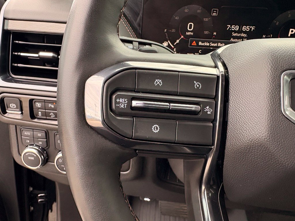Used 2025 GMC Yukon AT4 AWD/4WD image 25