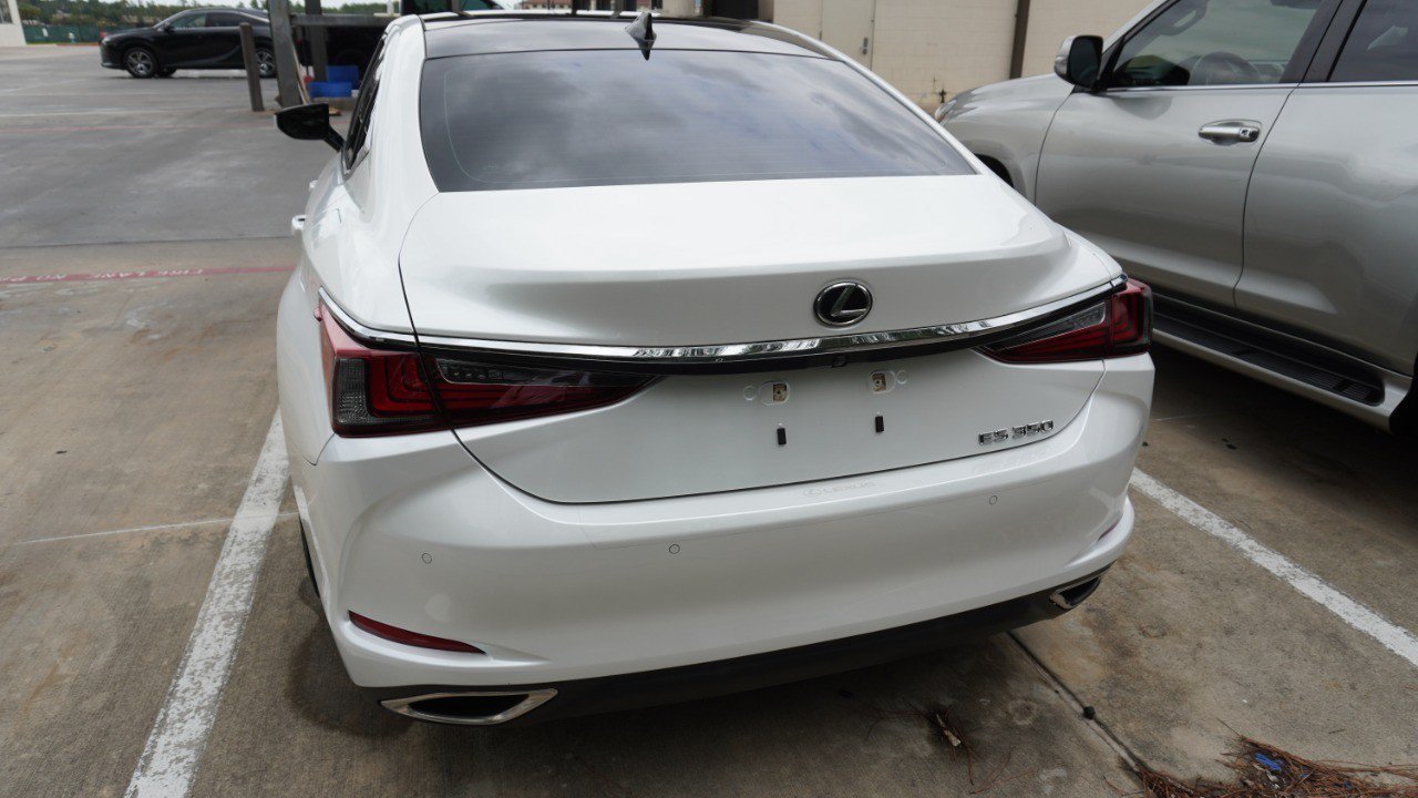 Certified 2024 Lexus ES 350 w/ Premium Package FWD image 6