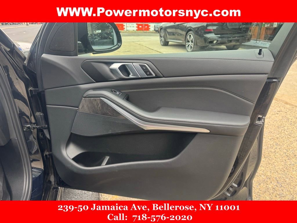 Used 2022 BMW X5 xDrive40i w/ M Sport Package AWD/4WD image 19