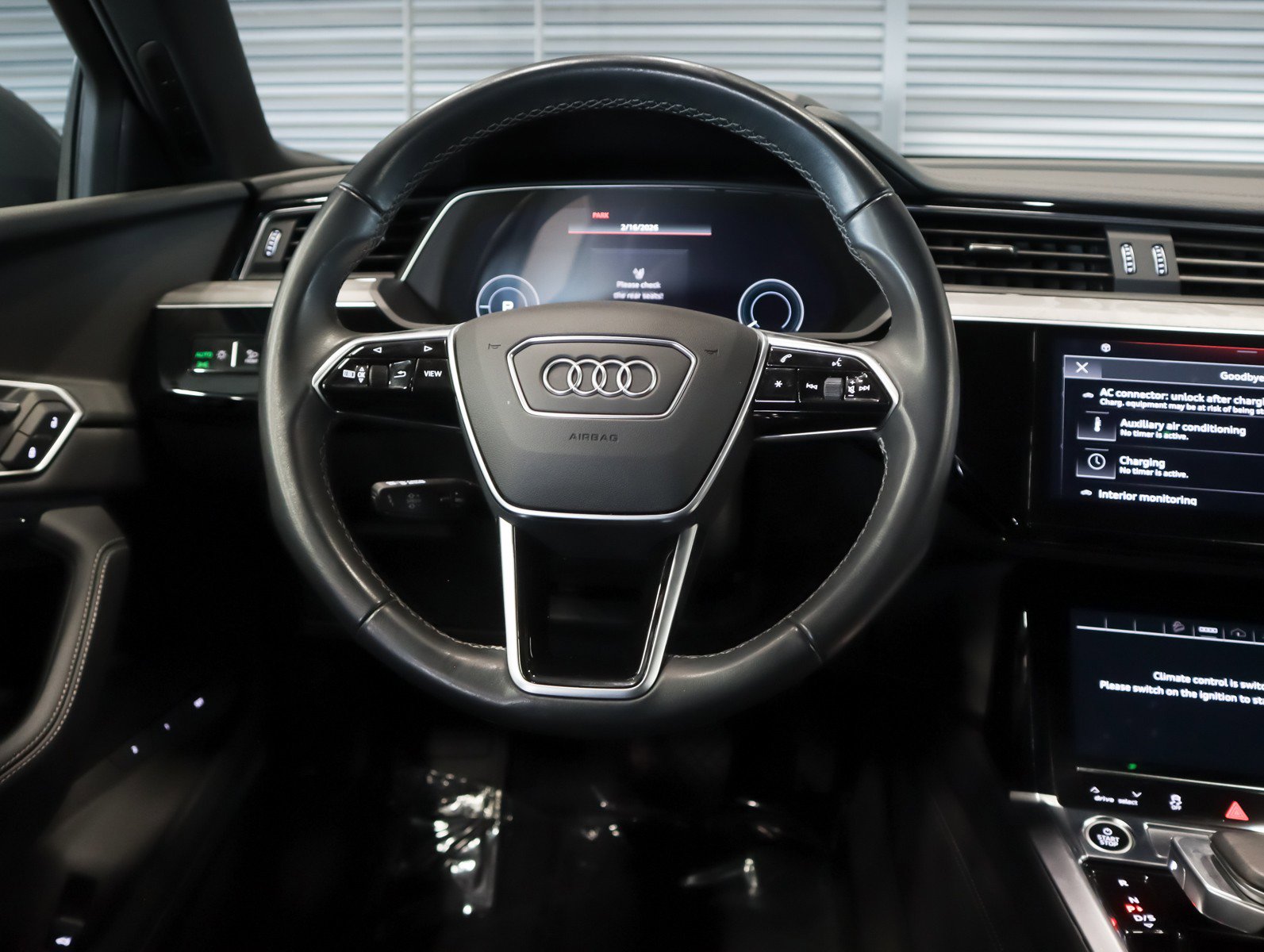 Used 2024 Audi Q8 e-tron Premium Plus image 18