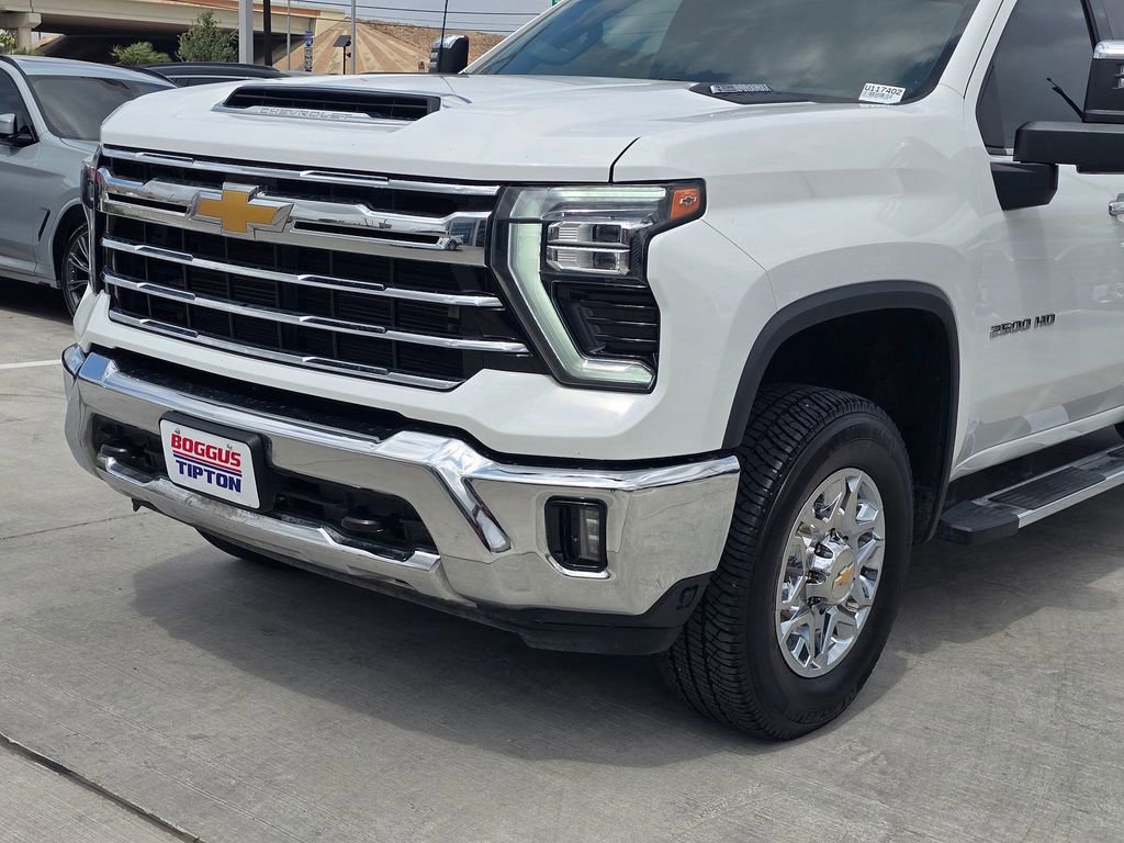 Used 2024 Chevrolet Silverado 2500 LTZ image 8