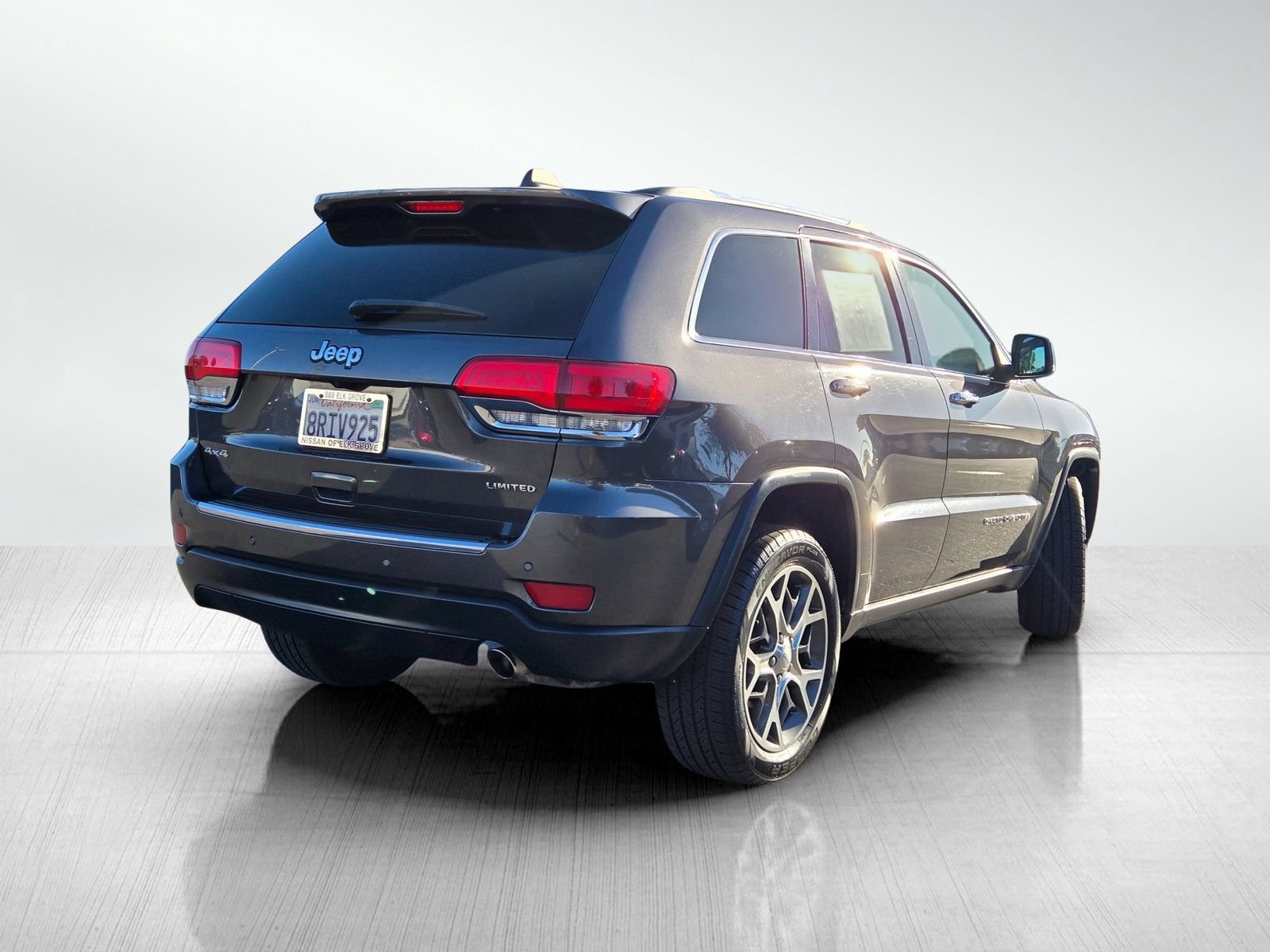Used 2019 Jeep Grand Cherokee Limited w/ Luxury Group II AWD/4WD image 4